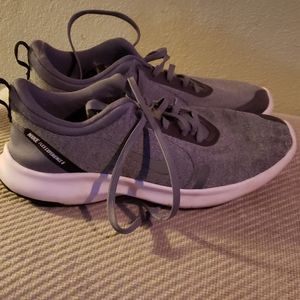 Women's Nike Flex Experience 8.  Sz 10